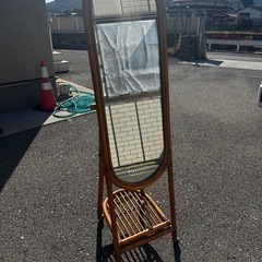 籐の姿見です。の画像