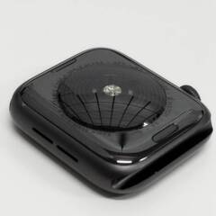 Apple Watch Nike SE 第1世代/GPS/44mm/A2352/スペースグレー〈MYYK2J/A〉 (2)の画像