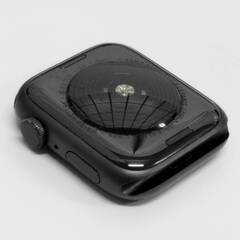 Apple Watch Nike SE 第1世代/GPS/44mm/A2352/スペースグレー〈MYYK2J/A〉 (2)の画像