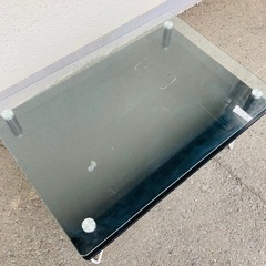 折りたたみガラステーブル　　70×48×35cm の画像