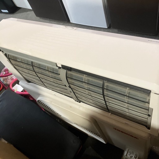 O 2511-541 東芝ルームエアコン　RAS-F251E7R(W) 2019年製　リモコン無し　6畳用