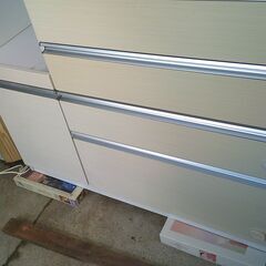 綺麗な2段の収納棚「水屋」高級品の画像