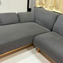 グレーソファの画像