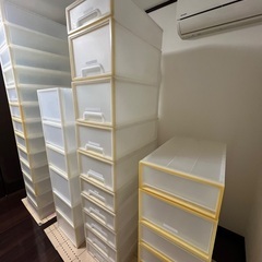 右から二列目の10個セット　無印良品　ポリプロピレン衣装ケースの画像