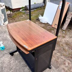 パソコンデスクの画像