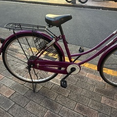 大人用自転車　26インチ　パープル　鍵付き、ライト付き、ギアなし、ママチャリの画像