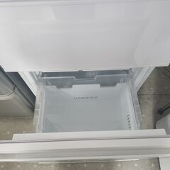  3ドア冷凍冷蔵庫　326L　GR-T33SC（WT）の画像