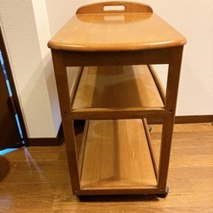 コロ付き引出しの画像