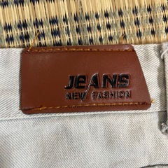 ダメージジーンズの画像