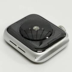 Apple Watch SE 第1世代/GPS/40mm/A2351/シルバー〈MKNY3J/A〉の画像