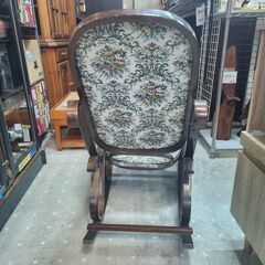 ロッキングチェア　現状品の画像