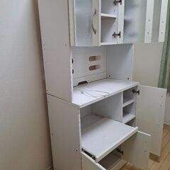 食器棚の画像