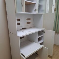 食器棚の画像