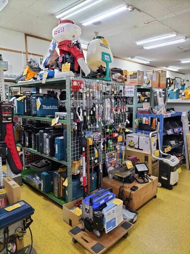 ●未使用！makita マキタ 充電式 ランタン付ラジオ MR054　工事現場 建設の工事 レジャー キャンプ 釣り バーベキュー ＤＩＹ作業
