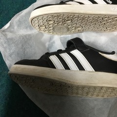 adidas17㎝黒/白の画像