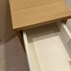 ニトリ　ナイトサイドテーブルの画像