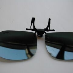 跳ね上げ式サングラス　　メガネにつけ使用　　NO3の画像