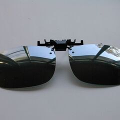 跳ね上げ式サングラス　　メガネにつけ使用　　NO3の画像