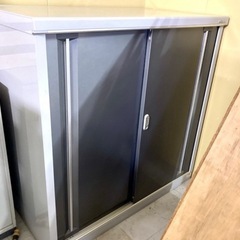 イナバ物置　シンプリー　幅134cm奥行79cm高さ132cmの画像