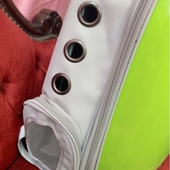 猫や小型犬用リュックの画像