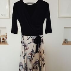 gina七分袖花柄ワンピースの画像