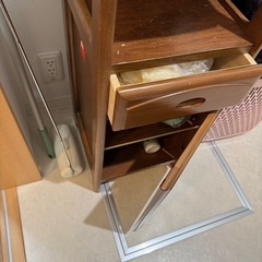 取引中　木製の小さな棚①の画像