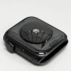 Apple Watch SE 第1世代/GPS/40mm/A2351/スペースグレー〈MYDP2J/A〉の画像