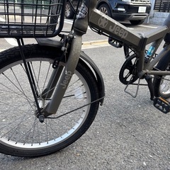 Jeep 折りたたみ自転車 グレーサスペンション付きの画像