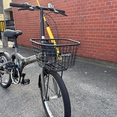 Jeep 折りたたみ自転車 グレーサスペンション付きの画像