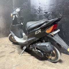 ★支払総額4.6万円★関東圏内即日配送可能！ 全車走行テスト済みです！ ホンダ ZX 黒 AF35 本物！！ バッテリー新品！ アルミステップ！ 金ホイール！ フロントディスクブレーキ！ 加速良好！の画像