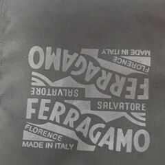 フェラガモショルダーバッグ　の画像