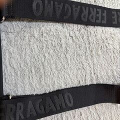 フェラガモショルダーバッグ　の画像