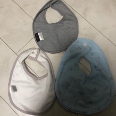 ロンパース２　スタイ３　帽子セット売りの画像