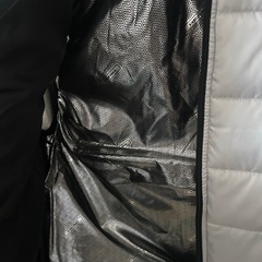 ダウンベスト
の画像