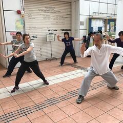 太極拳　仲間募集　上田市サントミューゼ軒下　