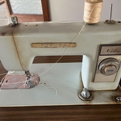 TOYOTA アンティークミシン
の画像