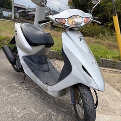 バイク　車体　DIO  綺麗　車両　原付　の画像