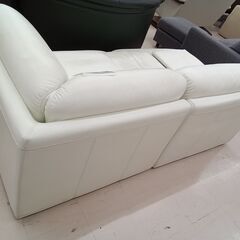 リユースのサカイ栃木店★ジモティ割あり★ 大塚家具 ソファー　Domici ホワイト W182×D91×H60～ クリーニング済み TC11667の画像