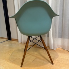 アームシェルチェア（DAW）ダークブラウン脚： リプロダクト イームズ ダイニングチェア 通販 プレミアム アームチェアの画像