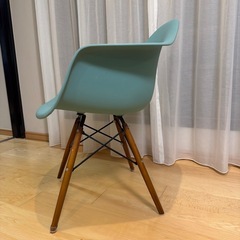 アームシェルチェア（DAW）ダークブラウン脚： リプロダクト イームズ ダイニングチェア 通販 プレミアム アームチェアの画像