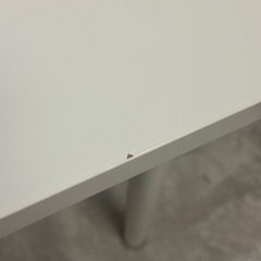 IKEAリンモン机の画像