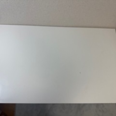 IKEAリンモン机の画像