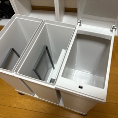 【11月24日〆切】キャスター付き３連ゴミ箱の画像