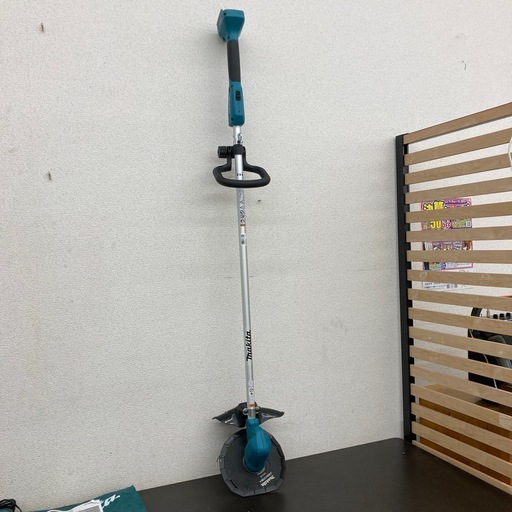 【ジモティー割引で最大15％OFF⭐️】充電式草刈機 MUR194D makita