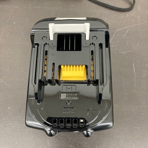 【ジモティー割引で最大15％OFF⭐️】充電式草刈機 MUR194D makita
