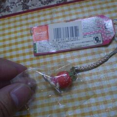 ハローキティ ご当地ストラップ 栃木限定　いちごの画像