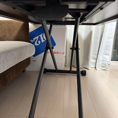 昇降式テーブルの画像