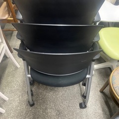 事務椅子 スタッキングチェア 　シミ有りの画像