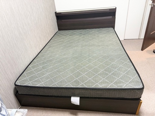ベッドフレームとマットレスのセット