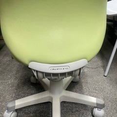 okamura オカムラ アルソスビーンズ 学習チェア の画像